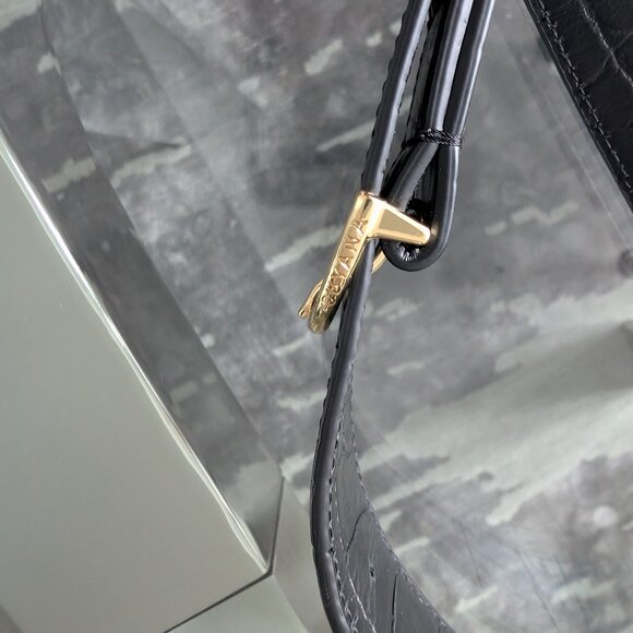 Cuyana black Easy Phone Tote (Pebbled/Croco) - Picture 8 of 10